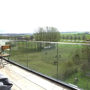 Peaceful Modern 2 Bedroom Penthouse With View Hesperange